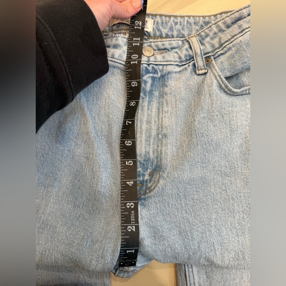Abercrombie & Fitch The 90s Relaxed High Rise Jeans - Picture 6 of 7